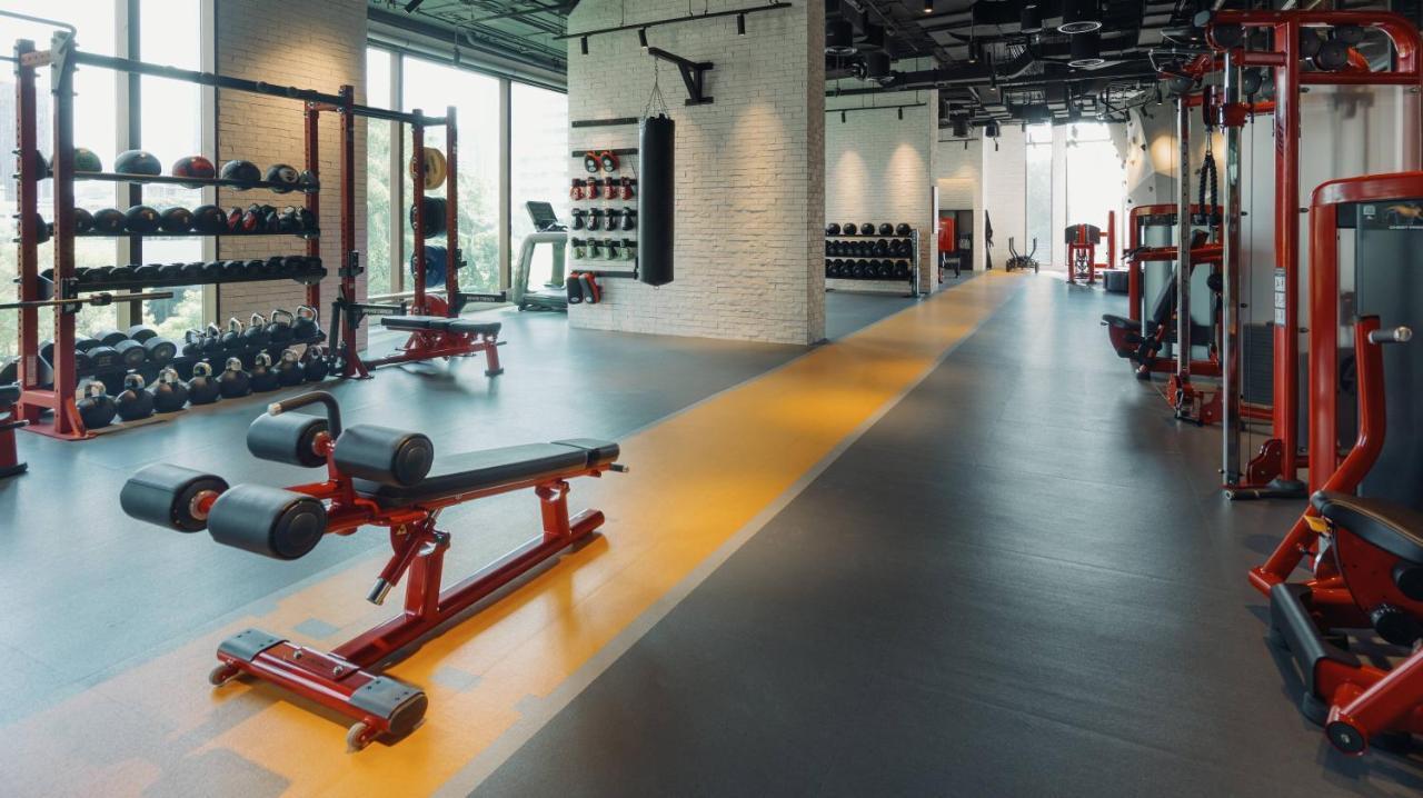 Hotel Kimpton Maa-Lai Bangkok By Ihg Exteriér fotografie The gym at the hotel
