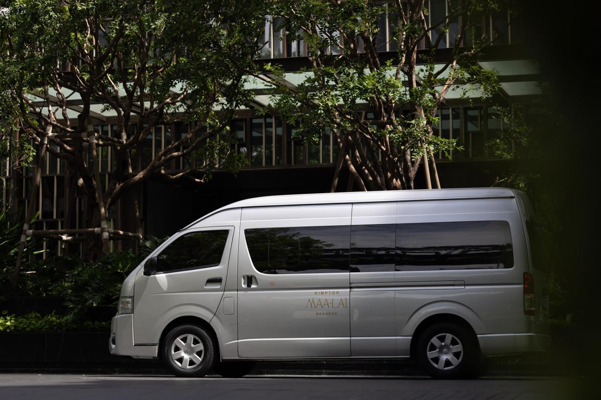 Hotel Kimpton Maa-Lai Bangkok By Ihg Exteriér fotografie Toyota HiAce